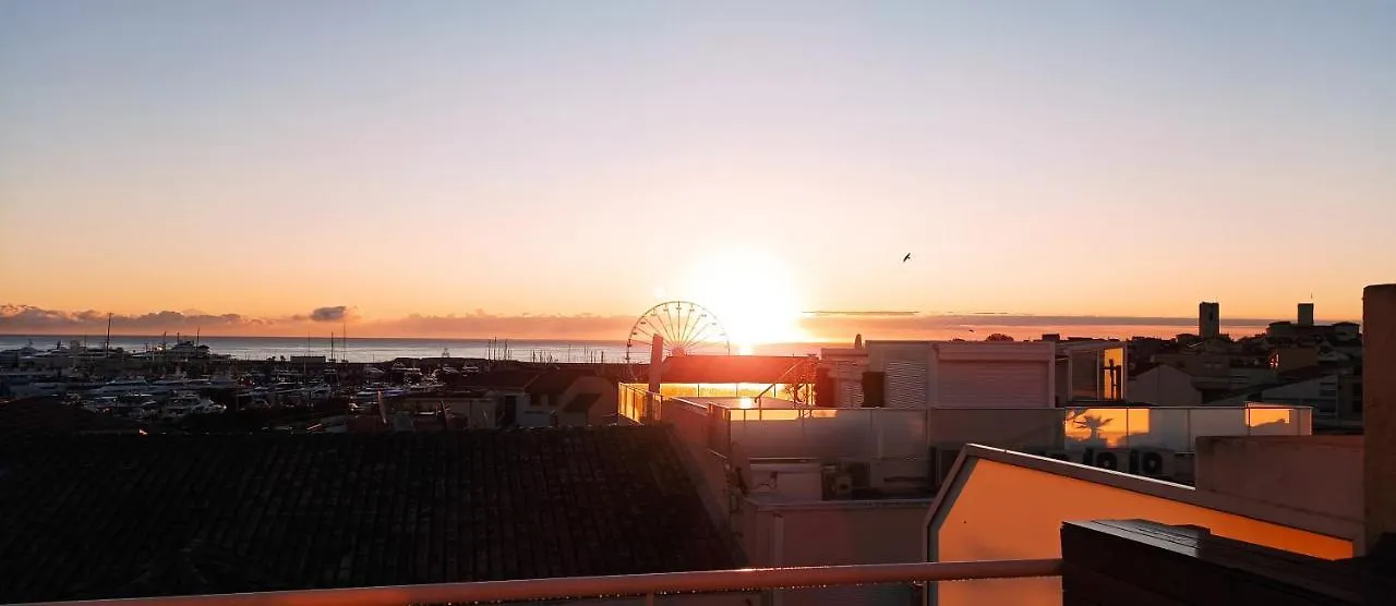 Penthouse With Extraordinary View Apartment Antibes