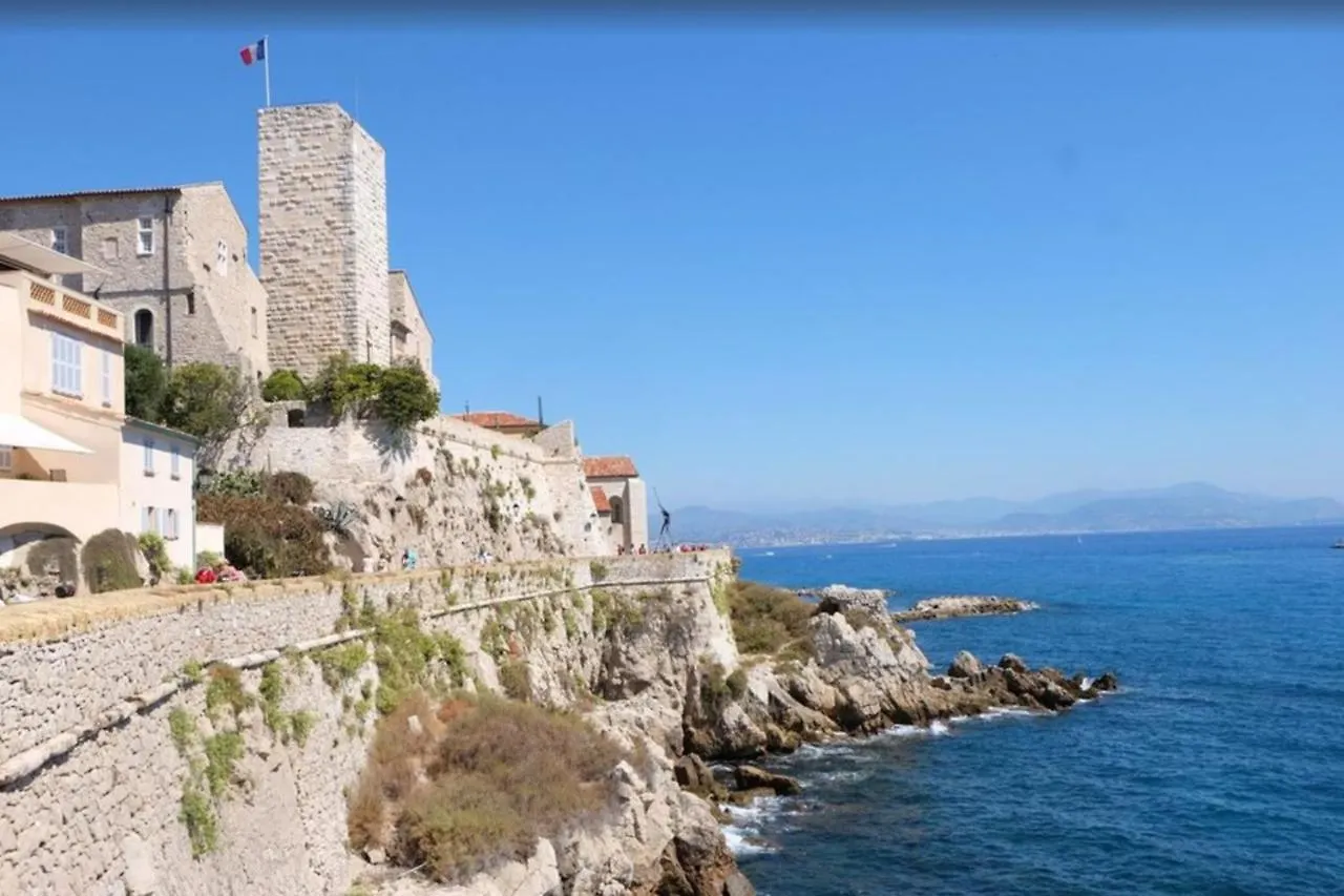 Penthouse With Extraordinary View Apartment Antibes