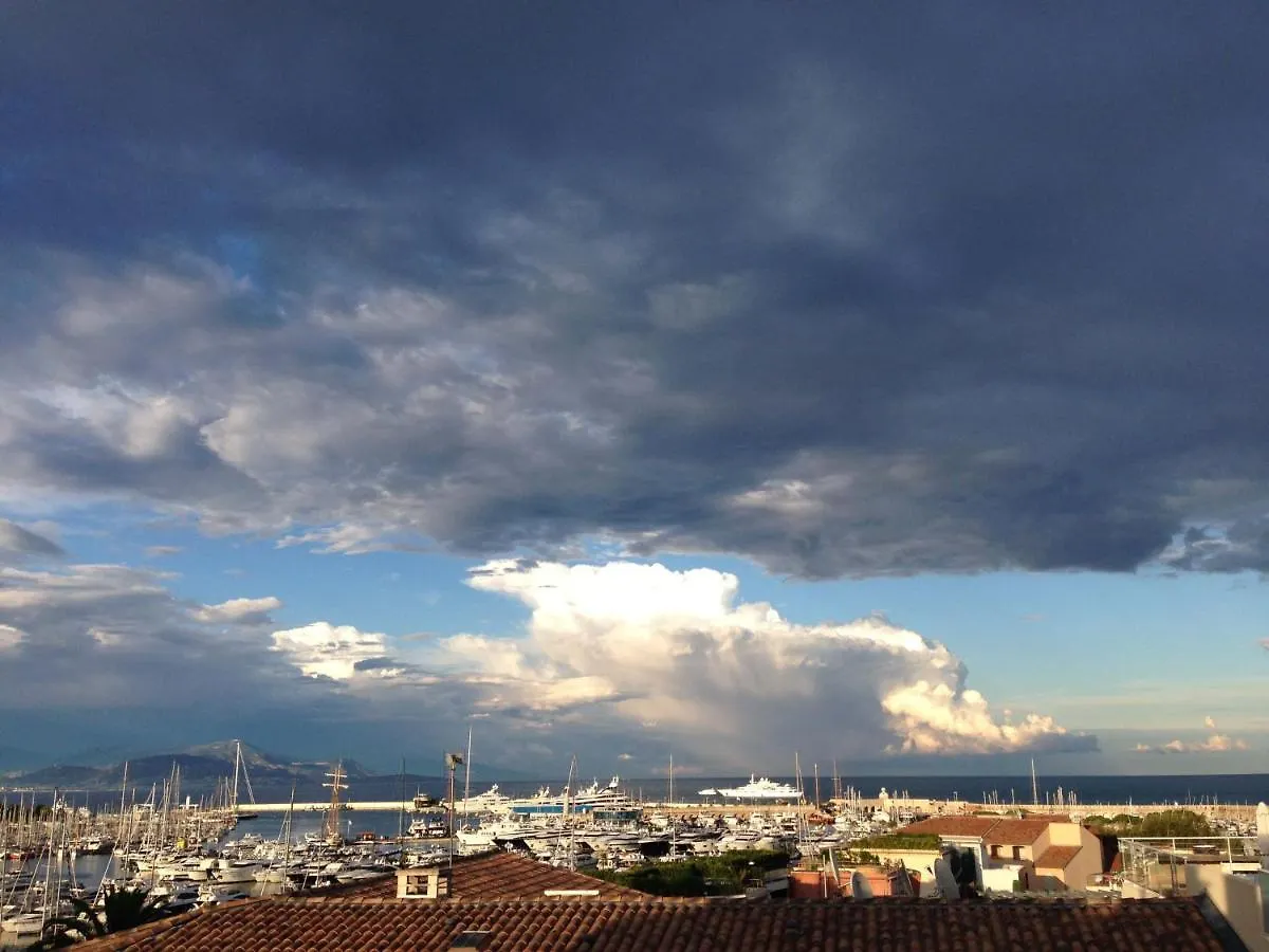 Penthouse With Extraordinary View Apartment Antibes